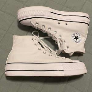 Converse platform 8.5 - only worn twice!